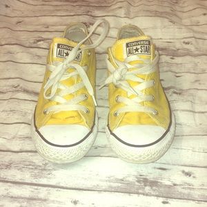 Converse Youth Size 2 Yellow